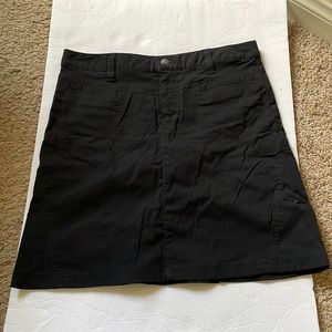 Black Athleta skirt size 8.